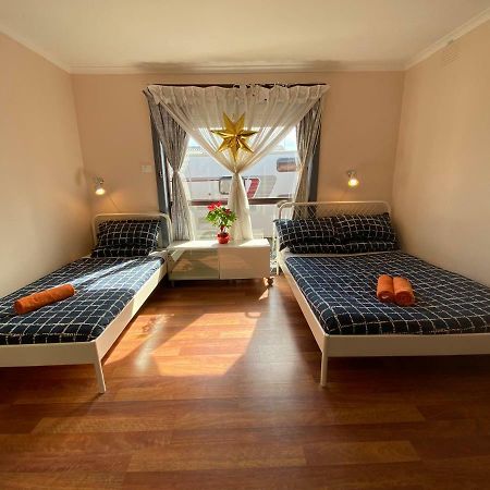 Entire Hume House Villa Melbourne Ngoại thất bức ảnh