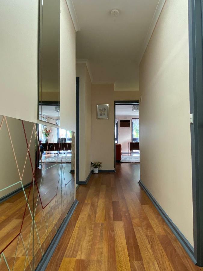Entire Hume House Villa Melbourne Ngoại thất bức ảnh